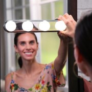 Lumière de maquillage Hollywoodienne avec ventouse pour miroir, sans fil | StudioLight