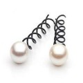 "Spin Pins" ou épingle torsadée- Noire à perle blanche